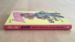 Grattis världen! Jag är här nu